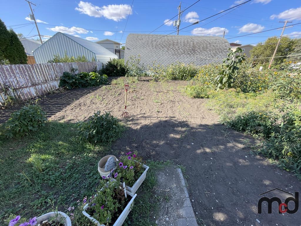 Real Estate 300 4th St., Craik, Sk.